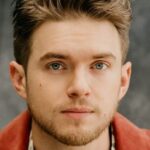 คริส โบรชู (Chris Brochu)