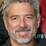 คริสโตเฟอร์ คูซินส์ (Christopher Cousins)