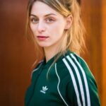 แคลร์ เบนเดอร์ (Claire Bender)