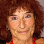 คลอดีน บาเชต์ (Claudine Baschet)