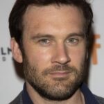 ไคลฟ์ สแตนเดน (Clive Standen)