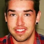 คอร์ทแลนด์ มีด (Courtland Mead)