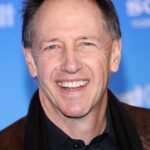 เดนนิส ดูแกน (Dennis Dugan)