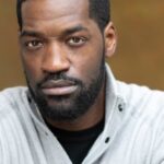 เดเร็ค โรเบิร์ตส์ (Derek Roberts)