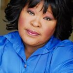 เอเลีย อิงลิช (Ellia English)