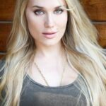 เอริน เลน (Erin Layne)