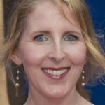 เฟเนลลา วูลการ์ (Fenella Woolgar)