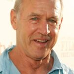 เจฟฟรีย์ ลูอิส (Geoffrey Lewis)