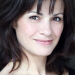 เอเลน บิโซต์ (Hélène Bizot)