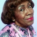 เฮเลน มาร์ติน (Helen Martin)