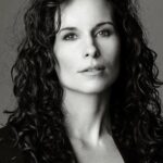 ฮอลลี่ ดิกนาร์ด (Holly Dignard)