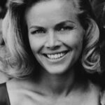 ออเนอร์ แบล็กแมน (Honor Blackman)