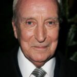 เอียน ริชาร์ดสัน (Ian Richardson)
