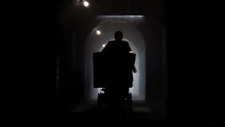 ตอนที่ 9 ไม้แขวนเสื้อ