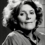 แจ็กกี้ เบอร์โรส์ (Jackie Burroughs)