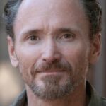 เจมส์ พาร์คส์ (James Parks)