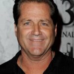 เจมส์ แวน แพตเทน (James Van Patten)