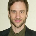 เจมส์ วอเทอร์สตัน (James Waterston)