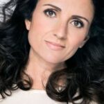 เจนนี่ พูลอส (Jenni Pulos)