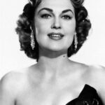 โจน ชอว์ลี (Joan Shawlee)