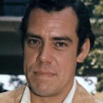 จอห์น ชัค (John Schuck)