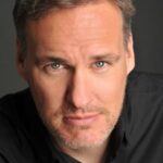 จอน โดนาทู (Jon Donahue)