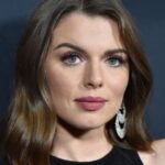 จูเลีย ฟ็อกซ์ (Julia Fox)