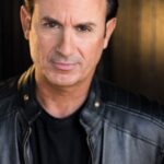 จูเลียน ฟลินน์ (Julian Flynn)