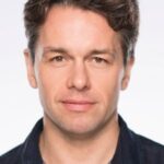 จูเลียน โอเวนเดน (Julian Ovenden)