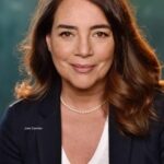 จูลี่ คาร์เมน (Julie Carmen)