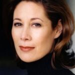 จูลี่ คาเนอร์ (Julie Khaner)