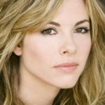 จูลี่ มอนด์ (Julie Mond)