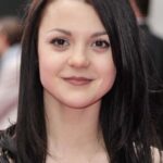 แคทริน เพรสคอตต์ (Kathryn Prescott)