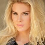 เคลลี่ เกรย์สัน (Kelly Greyson)