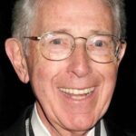 เคน แซนซอม (Ken Sansom)