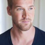 เคนเนธ มิตเชลล์ (Kenneth Mitchell)