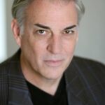 คีย์ธี ฟาร์ลีย์ (Keythe Farley)