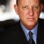 คิม โรบิลลาร์ด (Kim Robillard)