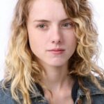 ลอร่า สเลด วิกกินส์ (Laura Slade Wiggins)