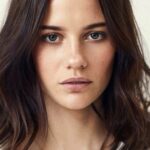 ลิลลี่ ซัลลิแวน (Lily Sullivan)