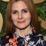 หลุยส์ เบรลีย์ (Louise Brealey)