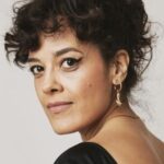 เมฟ จิงกิ้งส์ (Maeve Jinkings)