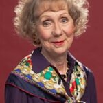 มาร์เซีย วาร์เรน (Marcia Warren)