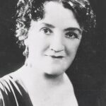 มารี โอลต์ (Marie Ault)