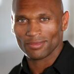 มาร์ค ไรโน สมิธ (Mark Rhino Smith)