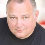 ไมเคิล กิบบอนส์ (Michael Gibbons)