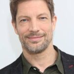 มิกกี้ ฮาร์ดท์ (Mickey Hardt)