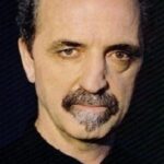 นีล โครเอทช์ (Neil Kroetsch)