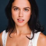 นีน่า คีรี (Nina Kiri)