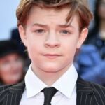 โอ๊คส์ เฟกลีย์ (Oakes Fegley)